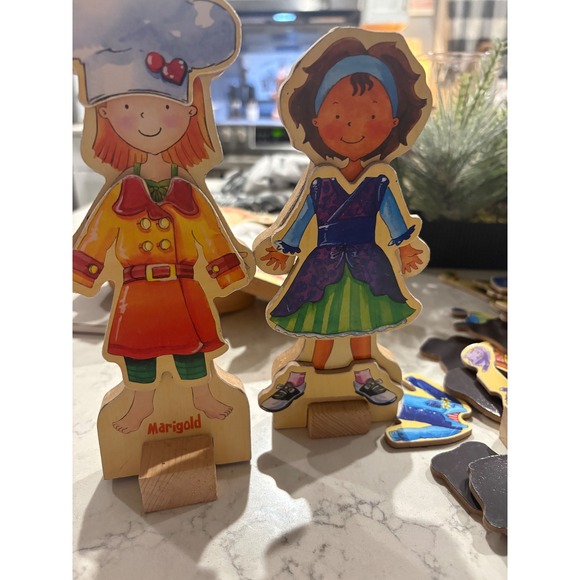 Wooden Dress Up Dolls and pets Magnetic Clothing Figures Play Set shoes clothes - Picture 3 of 10